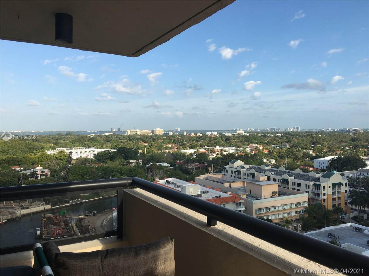 2555 Collins Ave - Photo 1