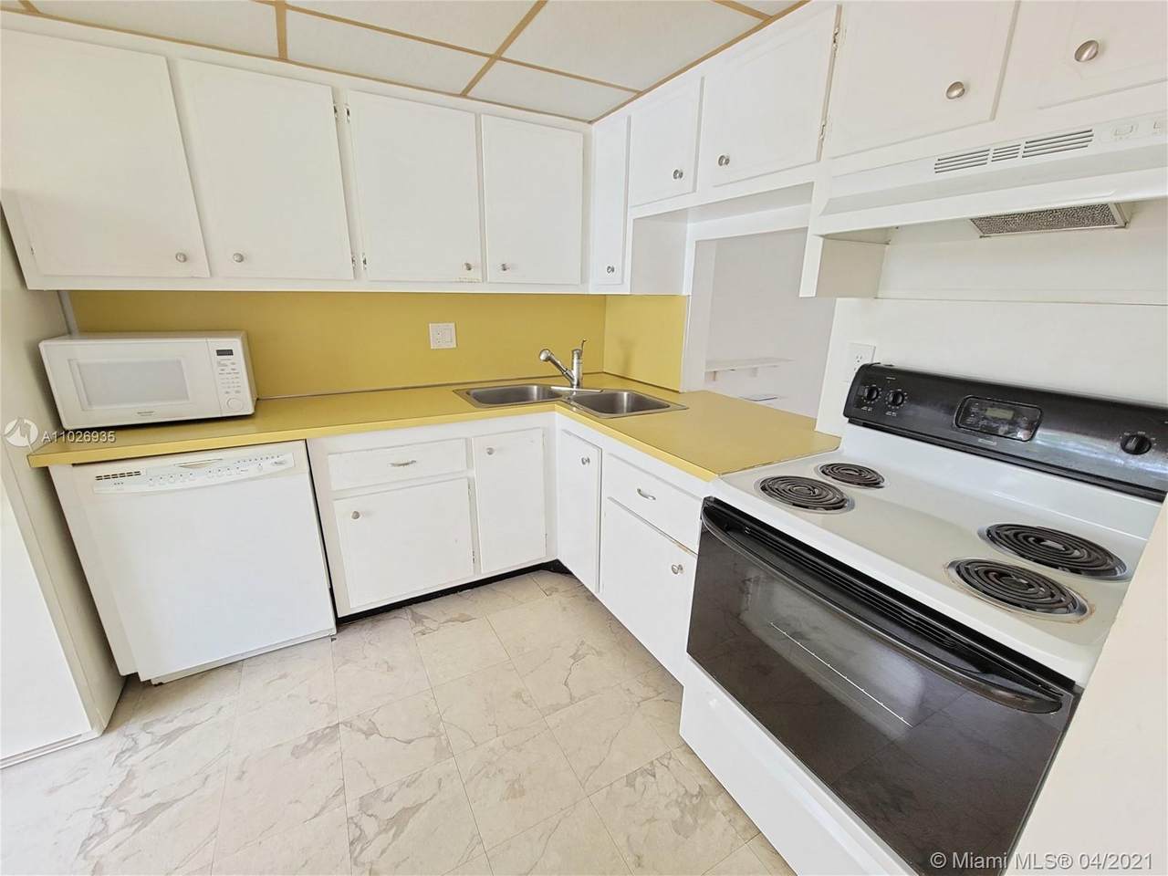 6161 57th Ct - Photo 1