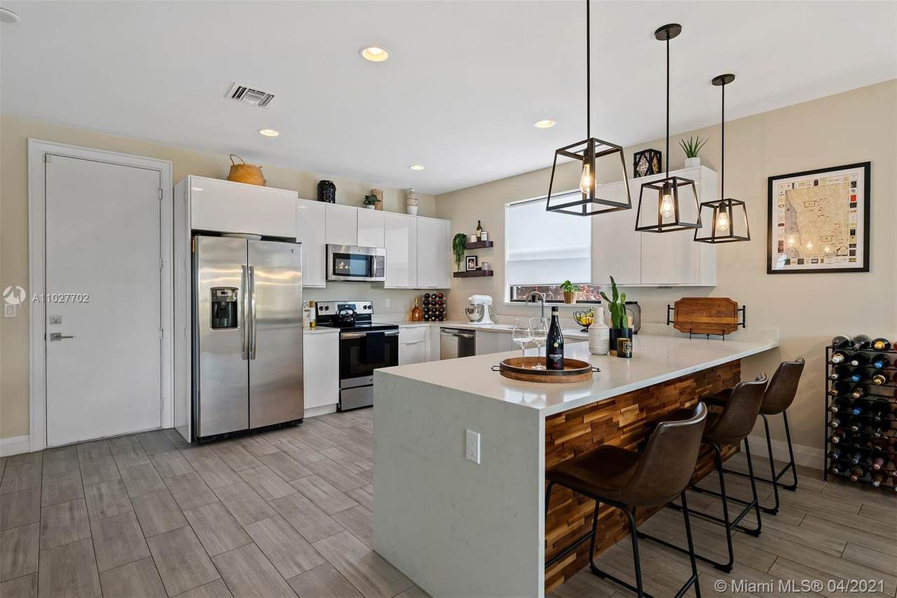 233 11th St - Photo 1