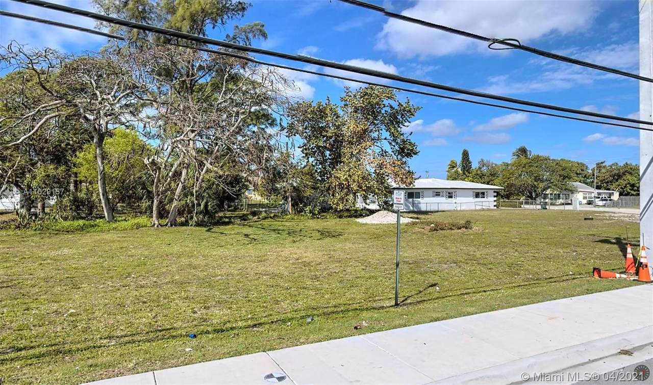 2725 21st Ave - Photo 1