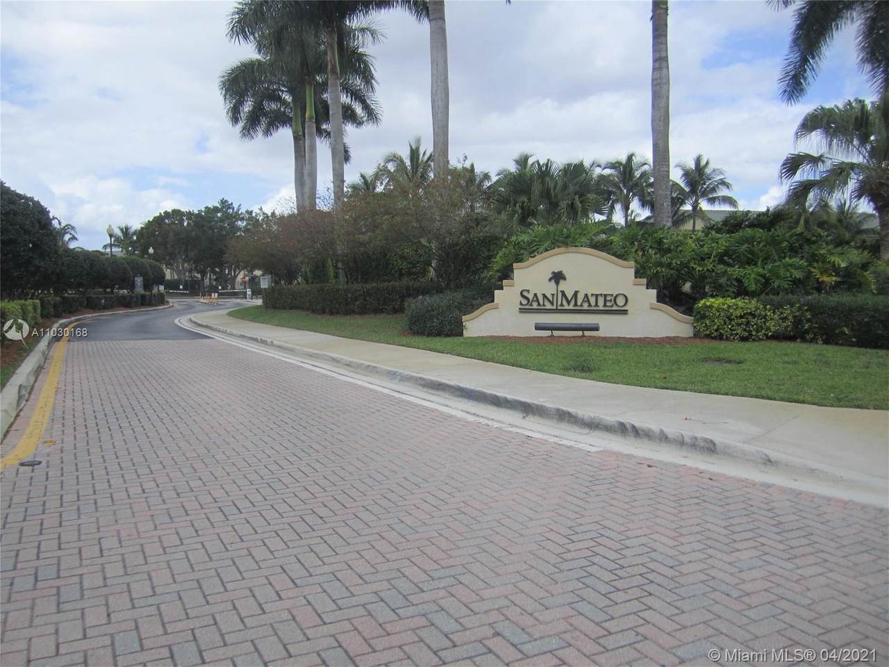 2404 Pasadena Way - Photo 1