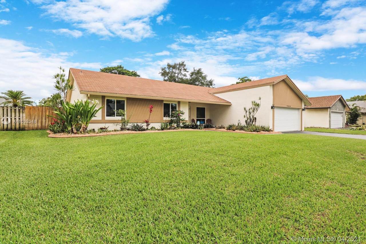 7840 54th Ct - Photo 1