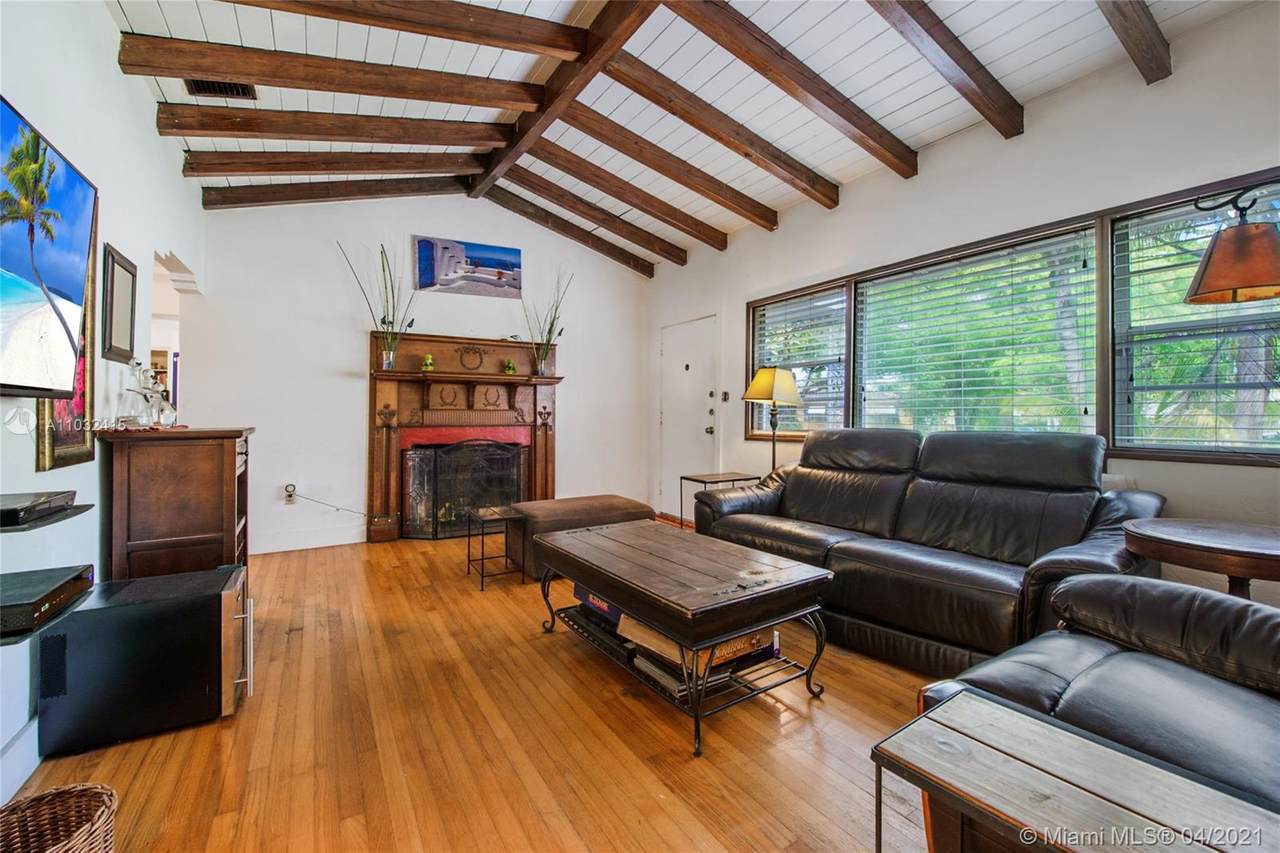 1401 Cortez St - Photo 1