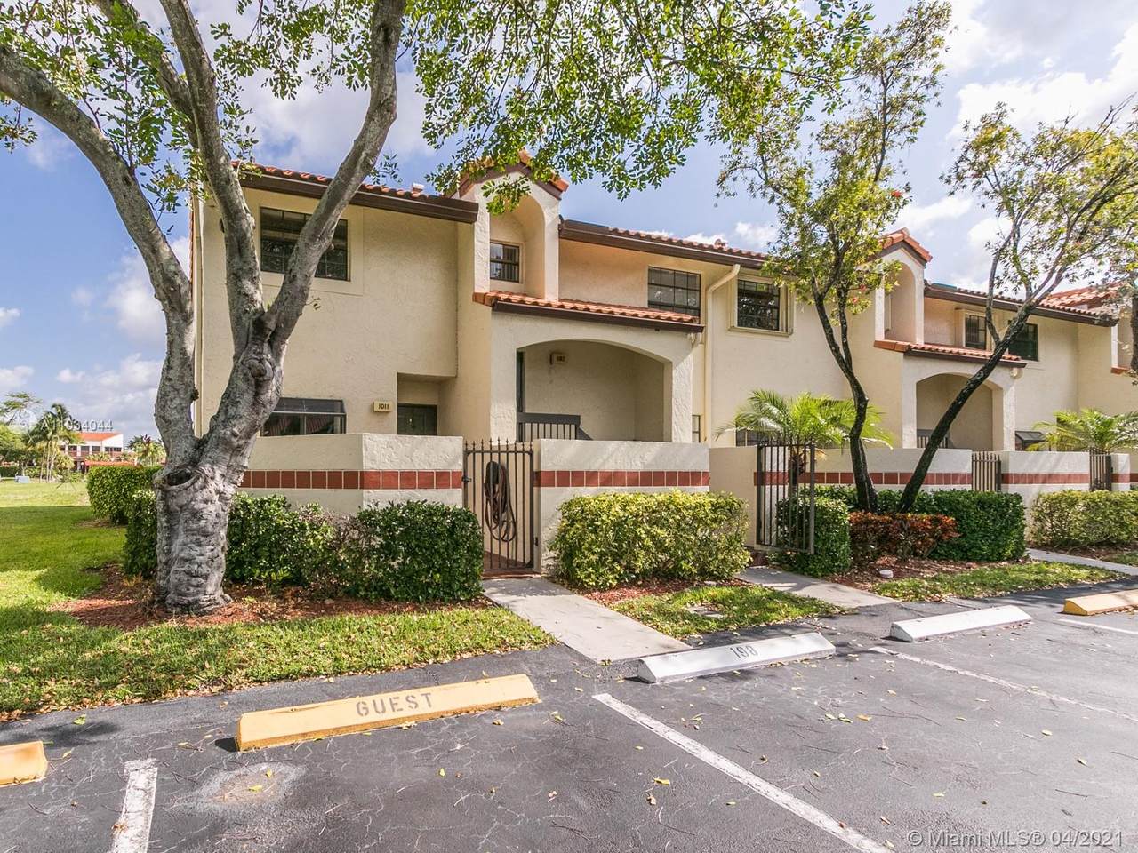 1011 Republic Ct - Photo 1