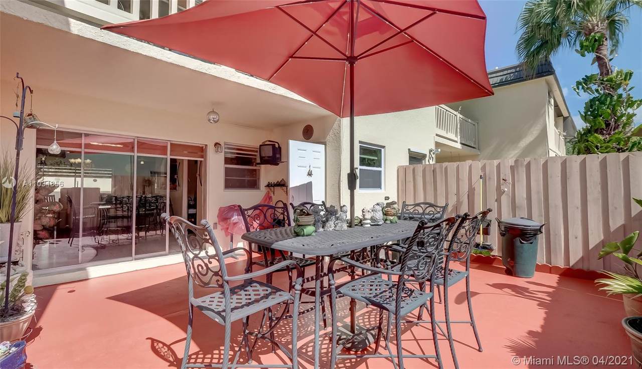 8521 137th Ave - Photo 1