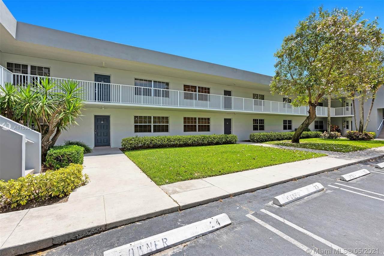 4261 Palm Aire Dr - Photo 1