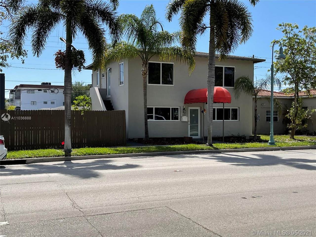 315 21st Ave - Photo 1