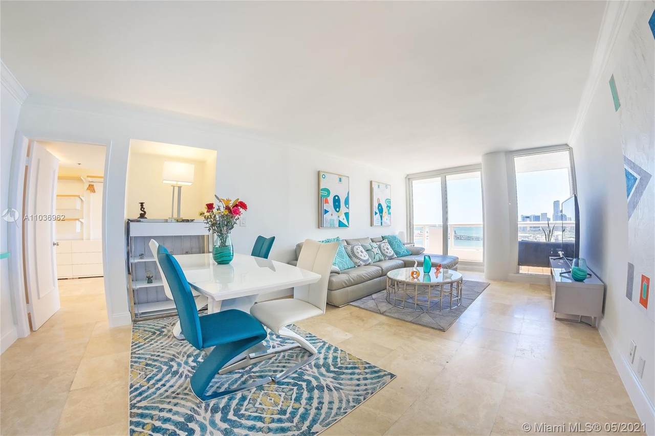 1717 Bayshore Dr - Photo 1