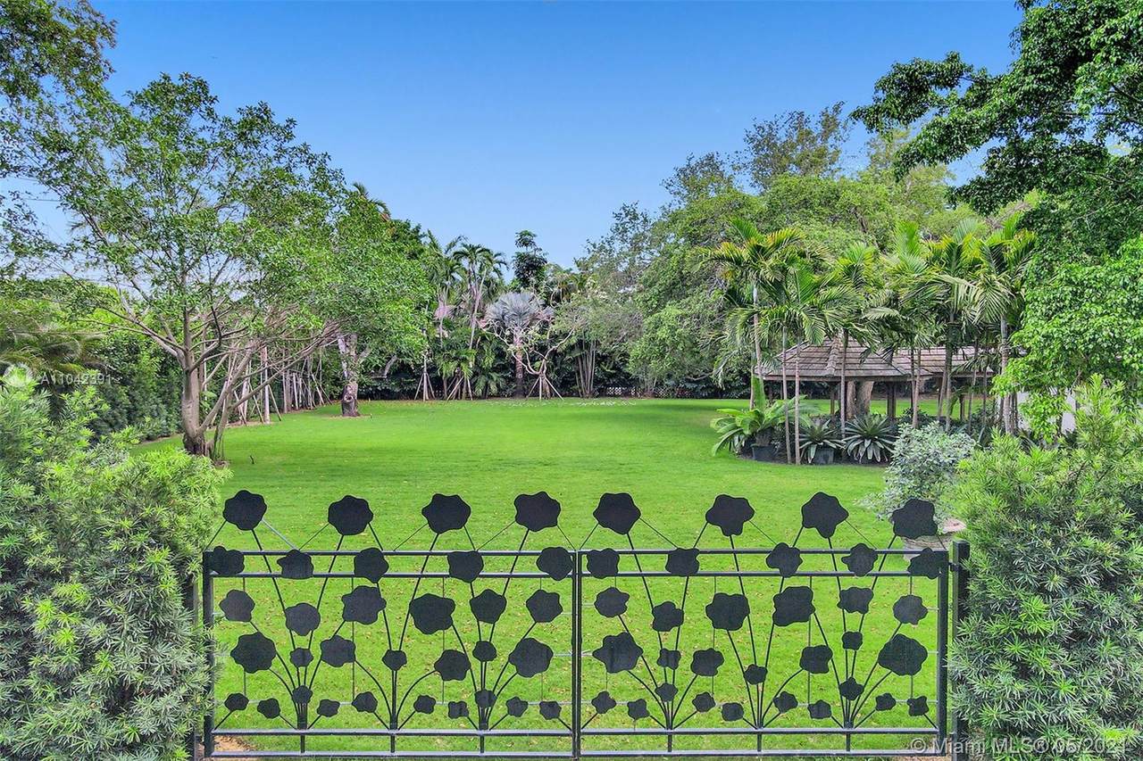 000 Hibiscus Lane - Photo 1