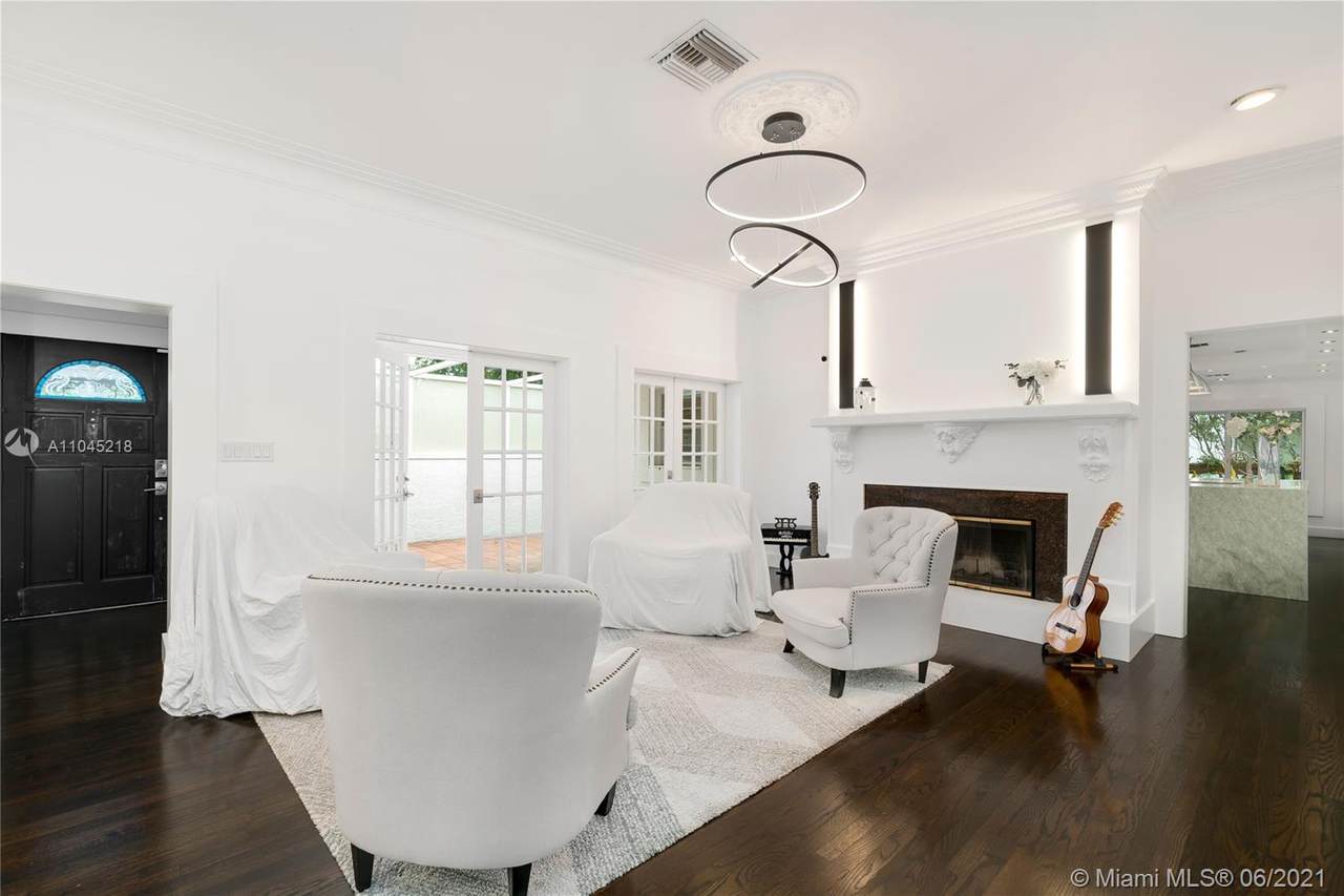 5660 Granada Blvd - Photo 1