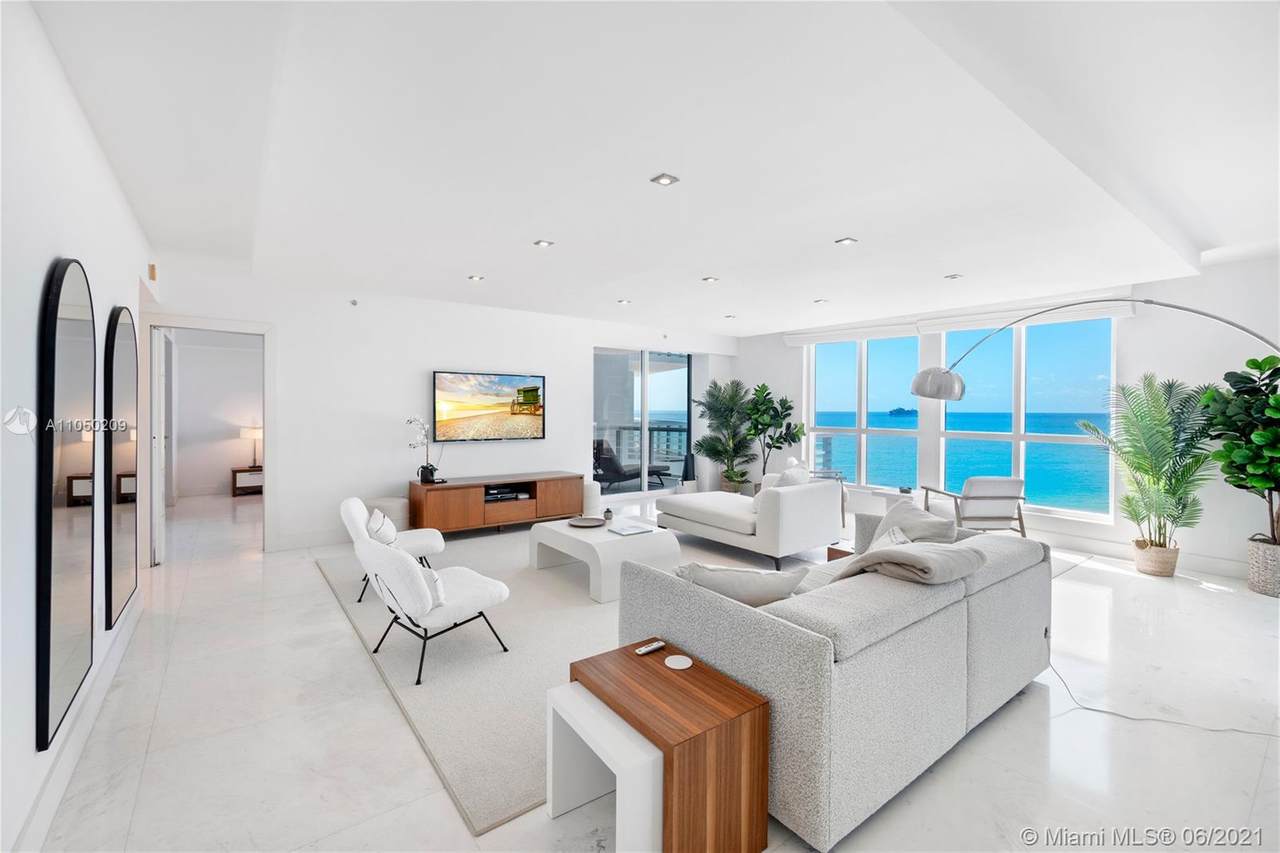 3801 Collins Ave - Photo 1