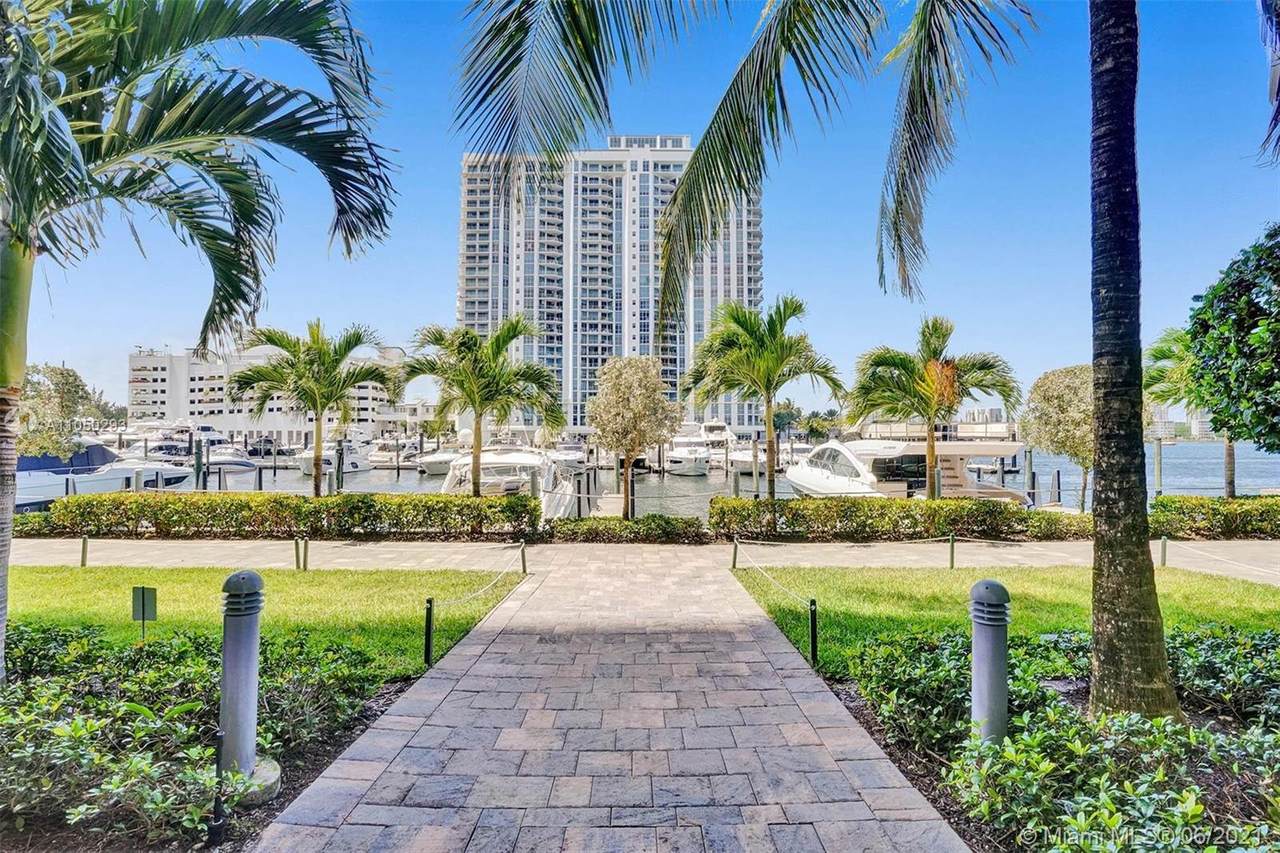 17111 Biscayne Blvd - Photo 1
