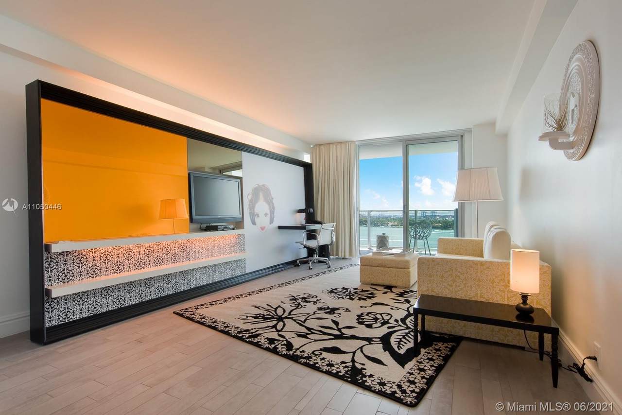 1100 West Ave - Photo 1