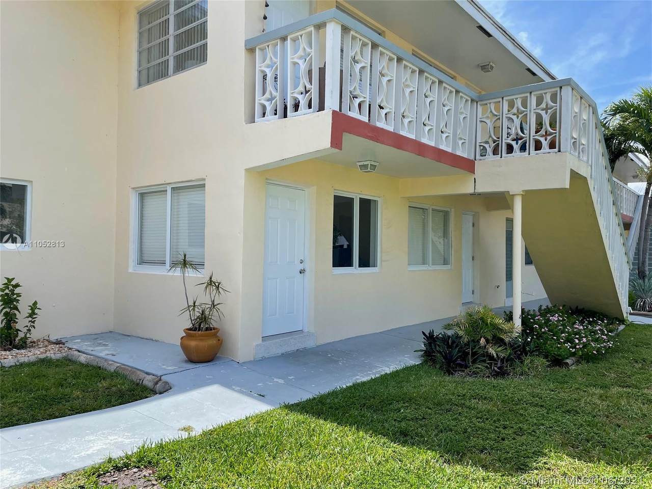 604 29th Dr - Photo 1
