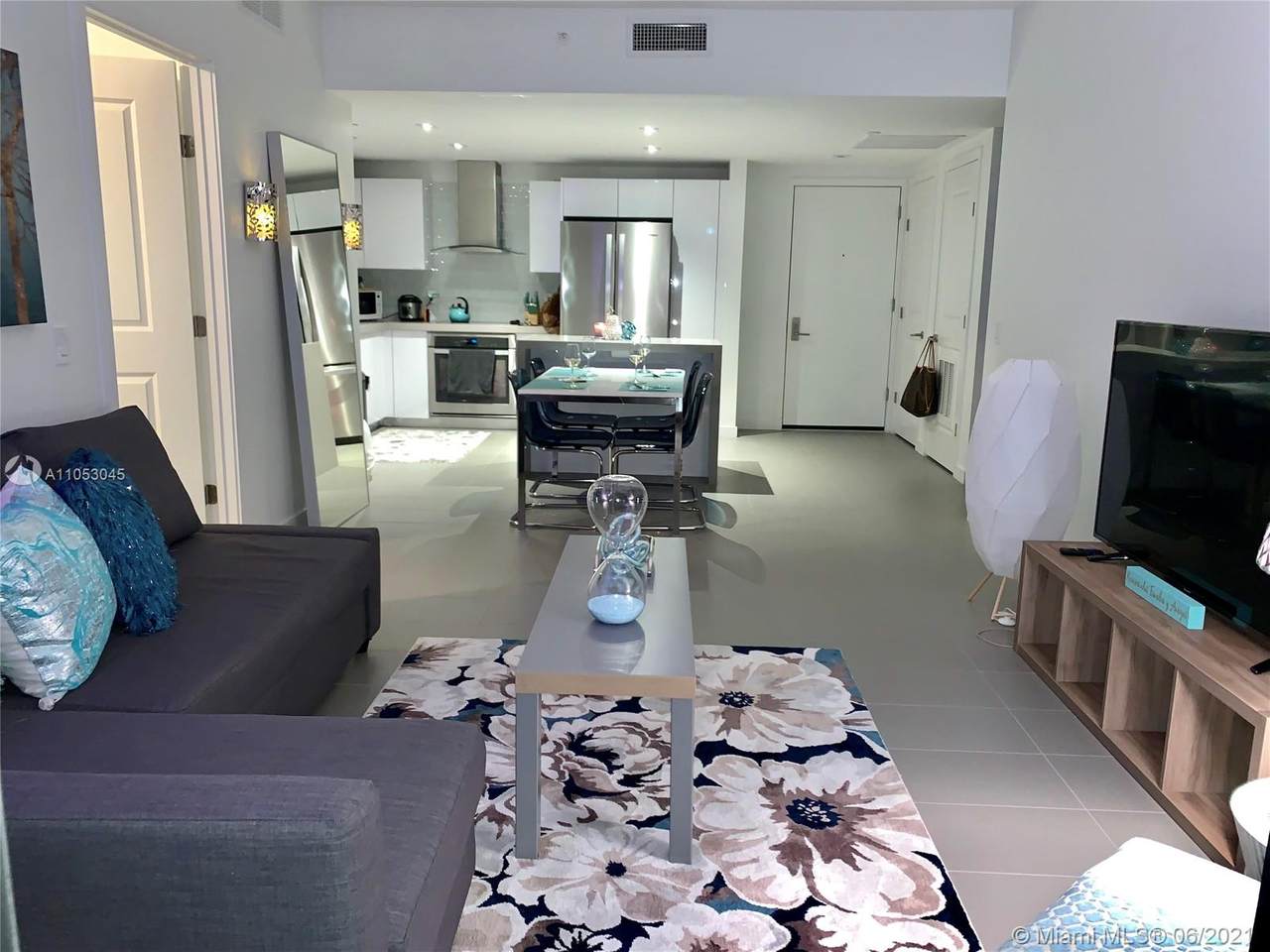 1600 1st Ave - Photo 1