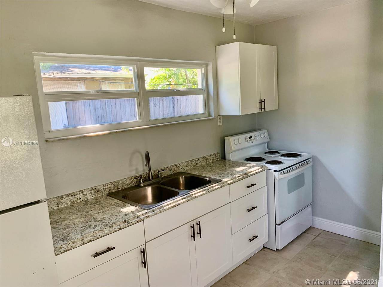2801 6th Ln - Photo 1