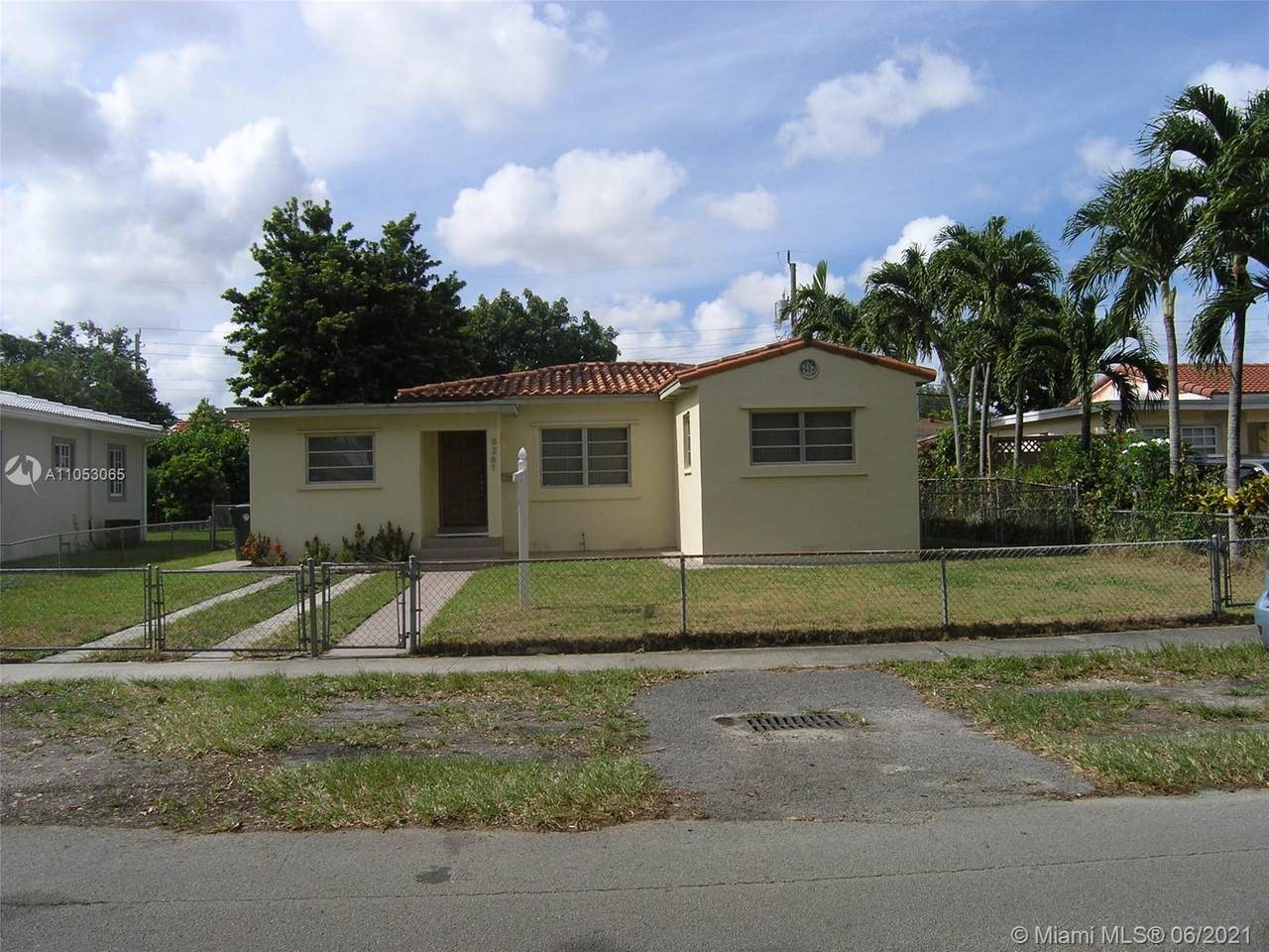 6261 40th St - Photo 1