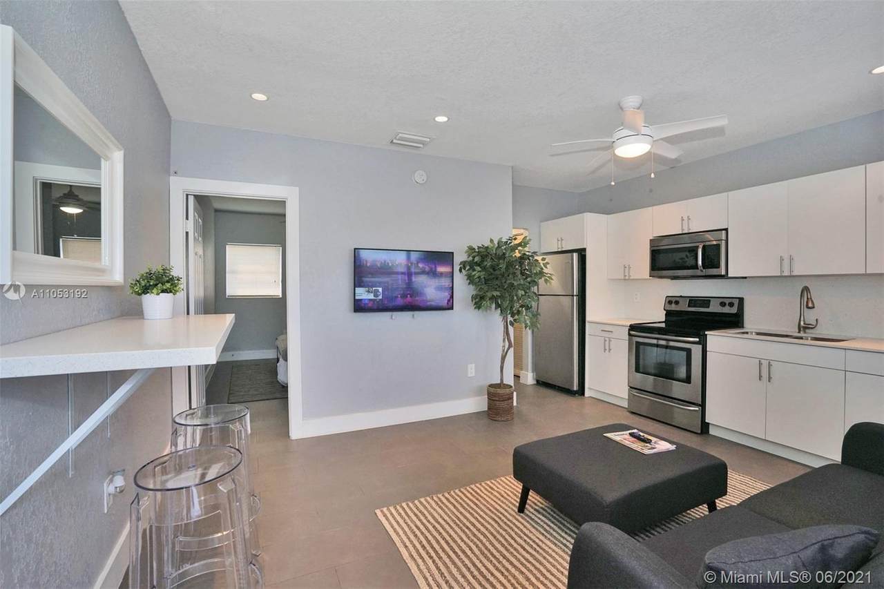 60 76th St - Photo 1