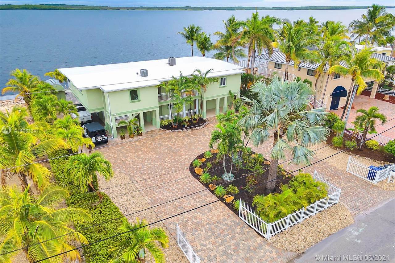 634 Island Dr - Photo 1