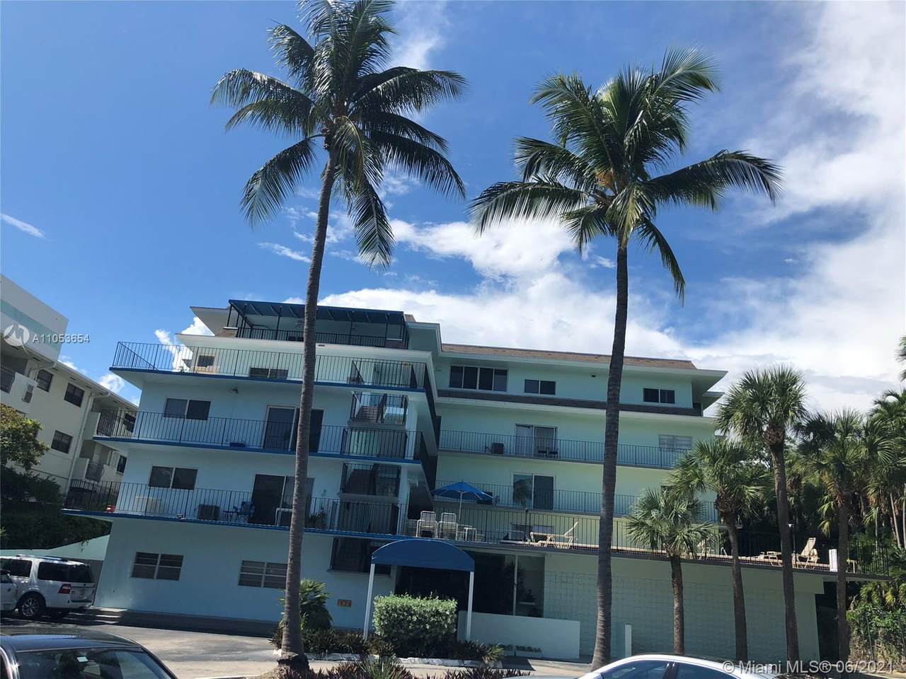 2539 Bayshore Dr - Photo 1