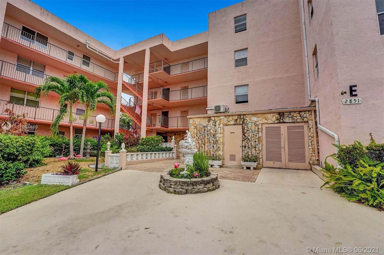2851 Somerset Drive - Photo 1