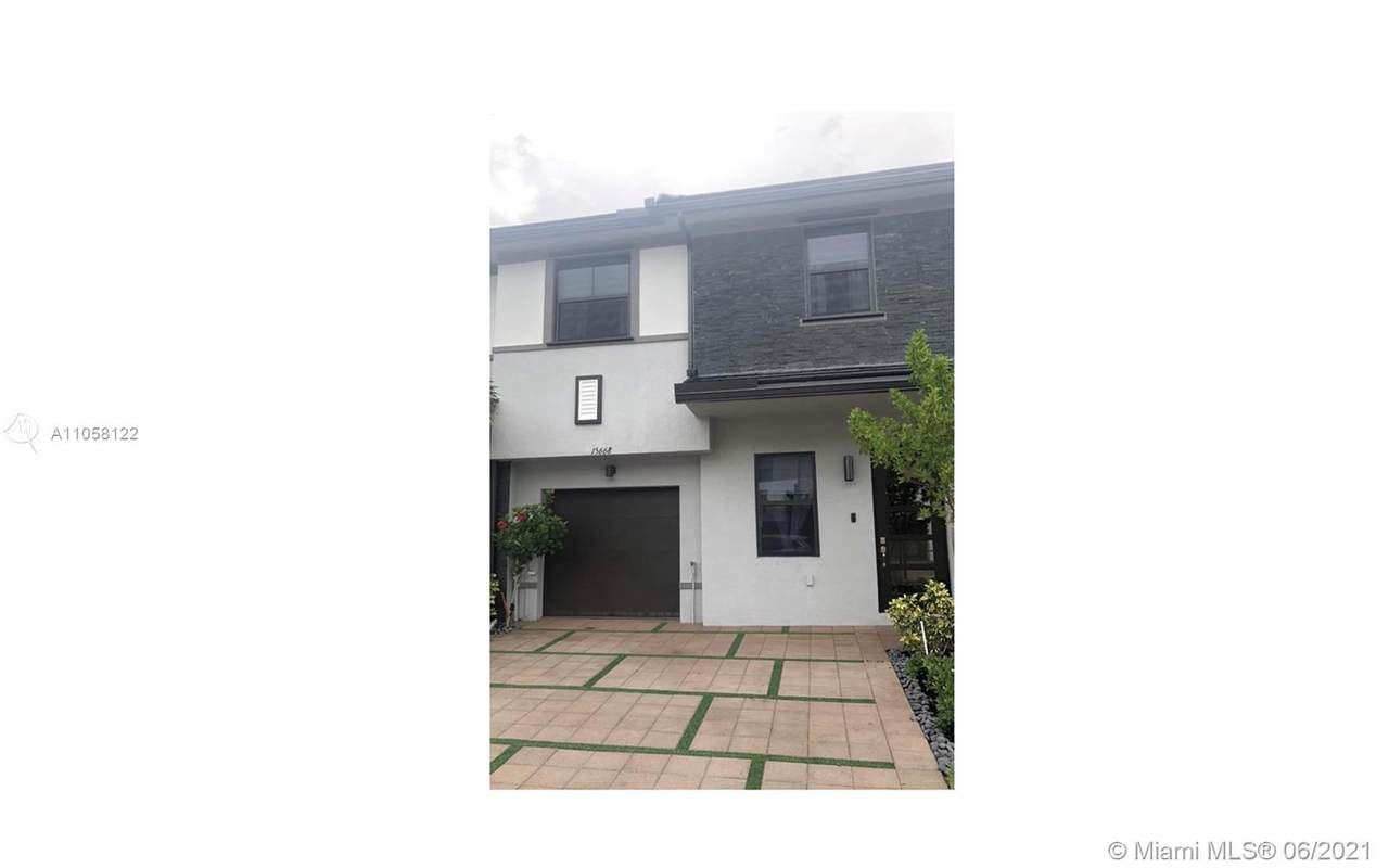 15668 91st Ct - Photo 1