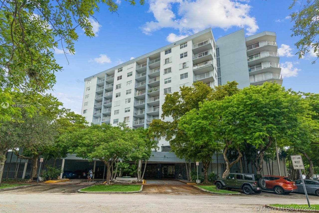 6900 Bay Dr - Photo 1