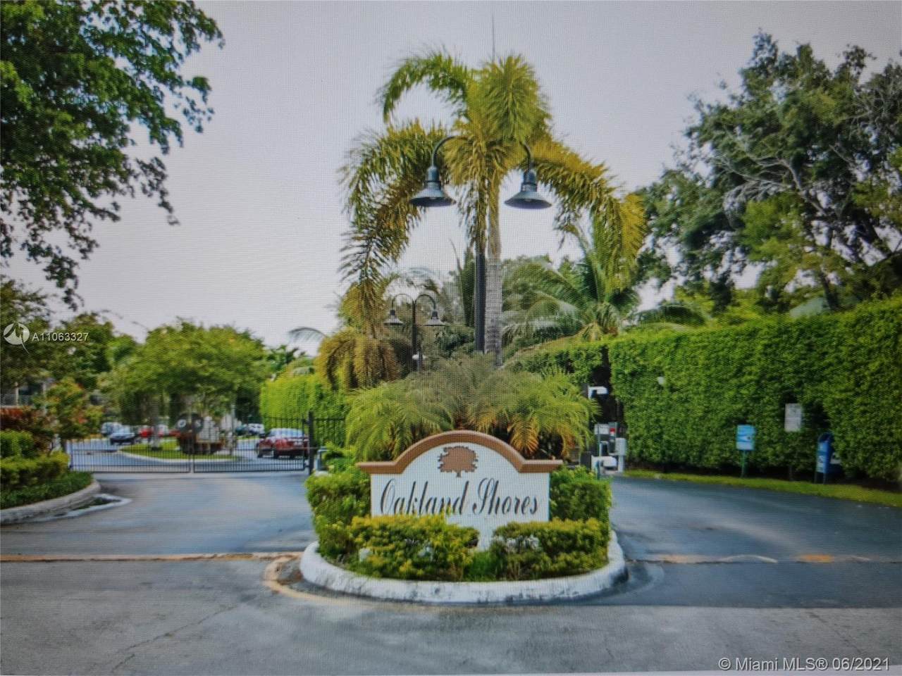 3123 Oakland Shores Dr - Photo 1