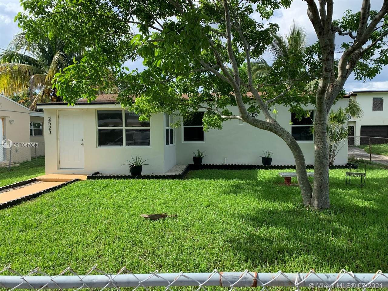 2523 Mckinley St - Photo 1