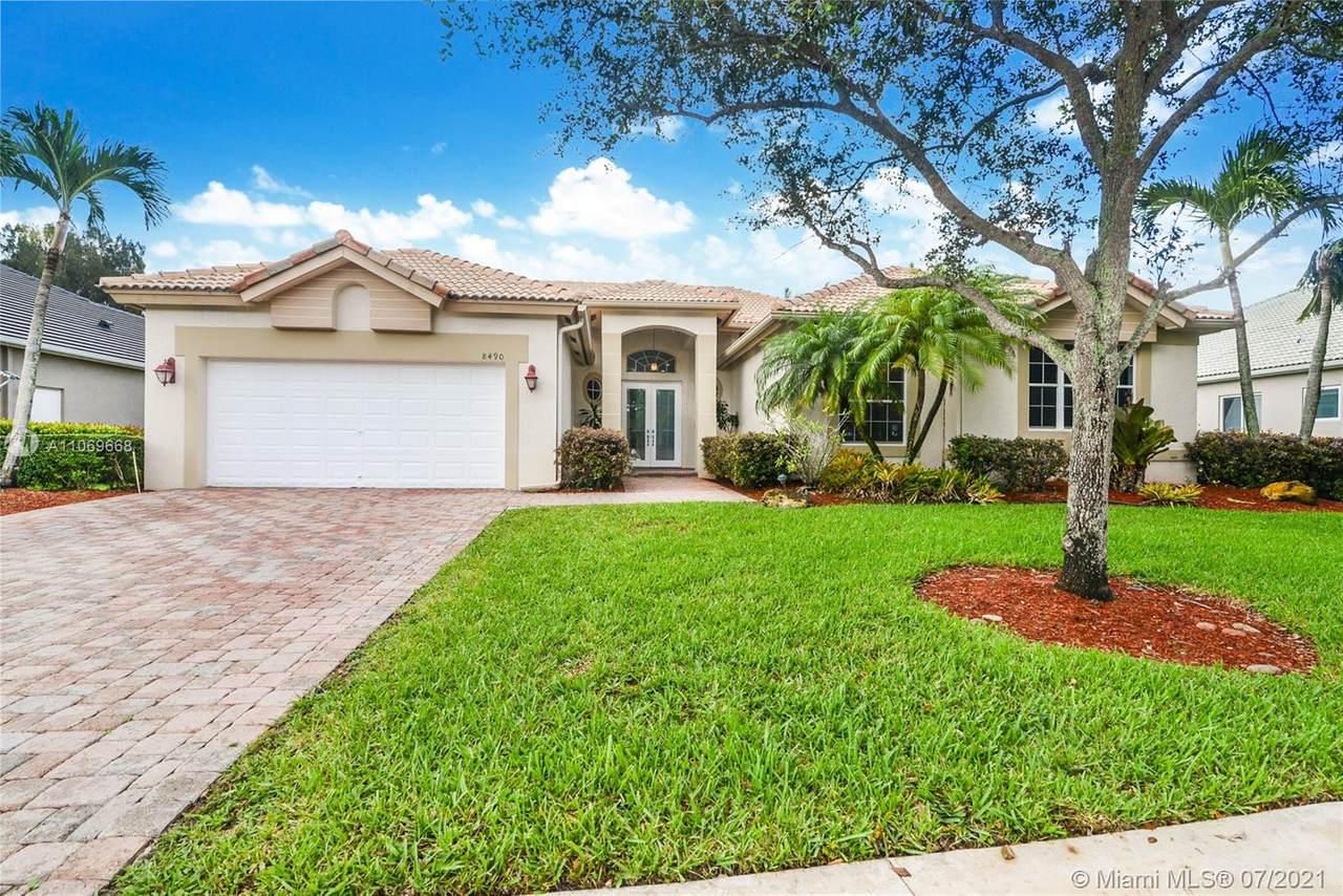 8490 Lake Forest Dr - Photo 1