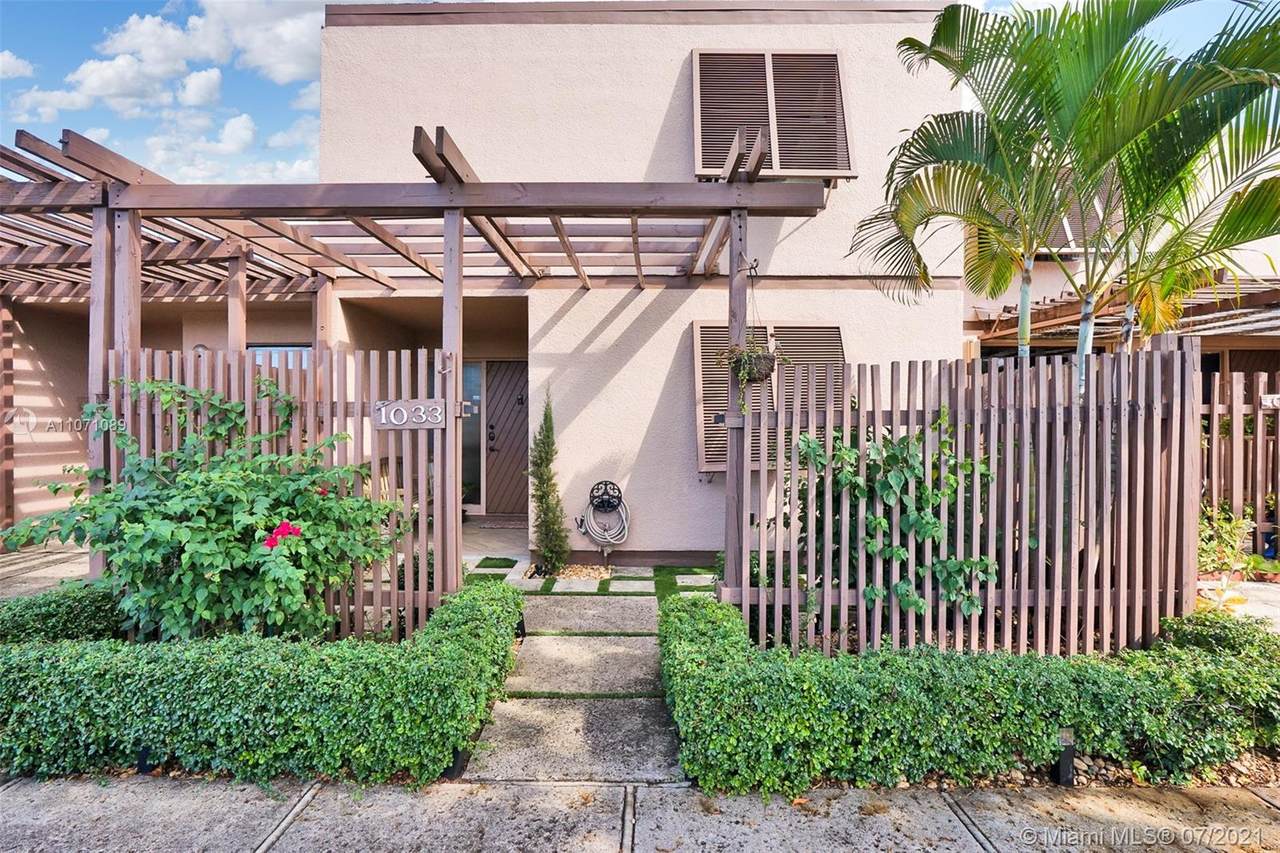 1033 124th Ave - Photo 1