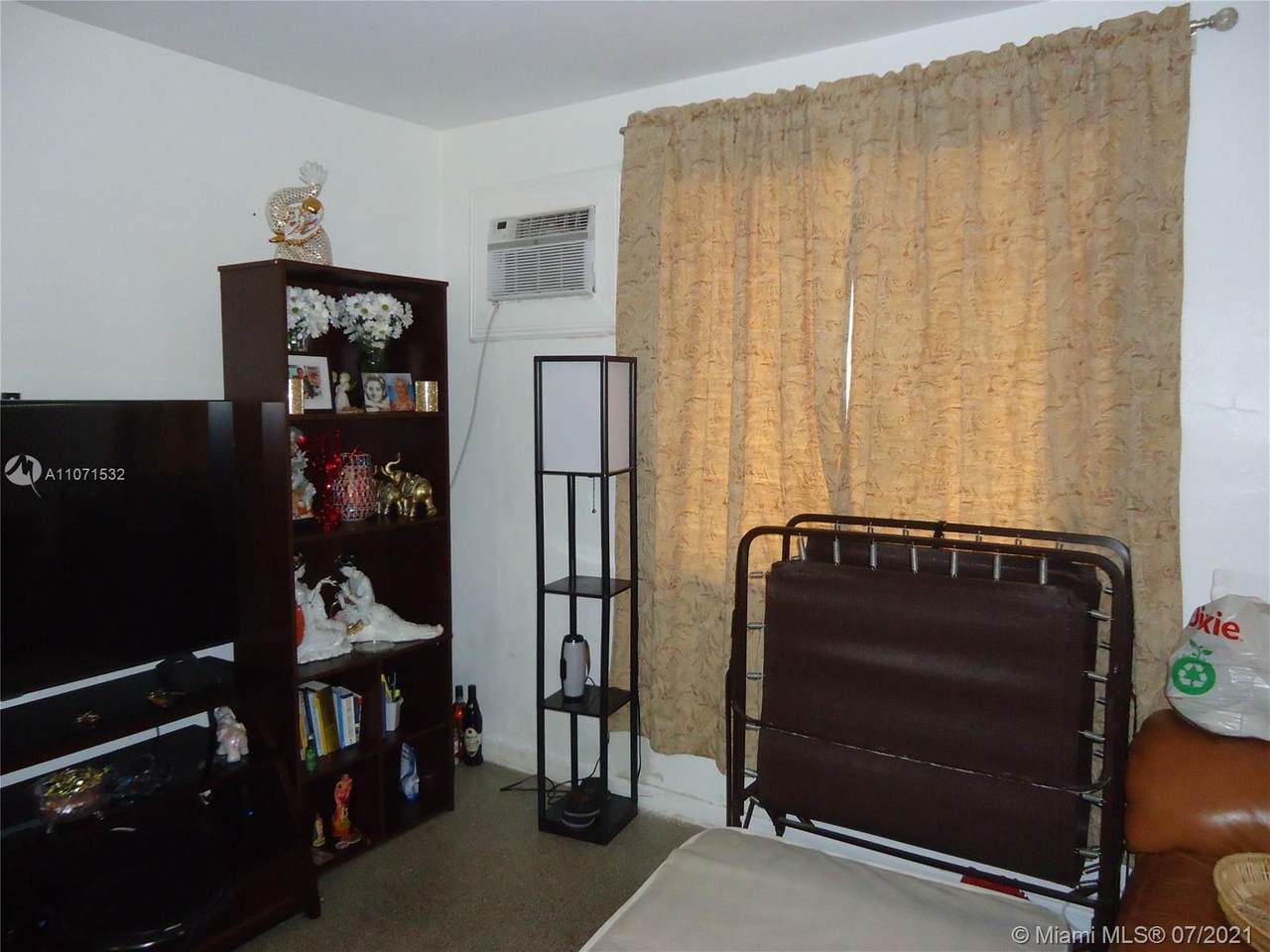 208 4th St - Photo 1