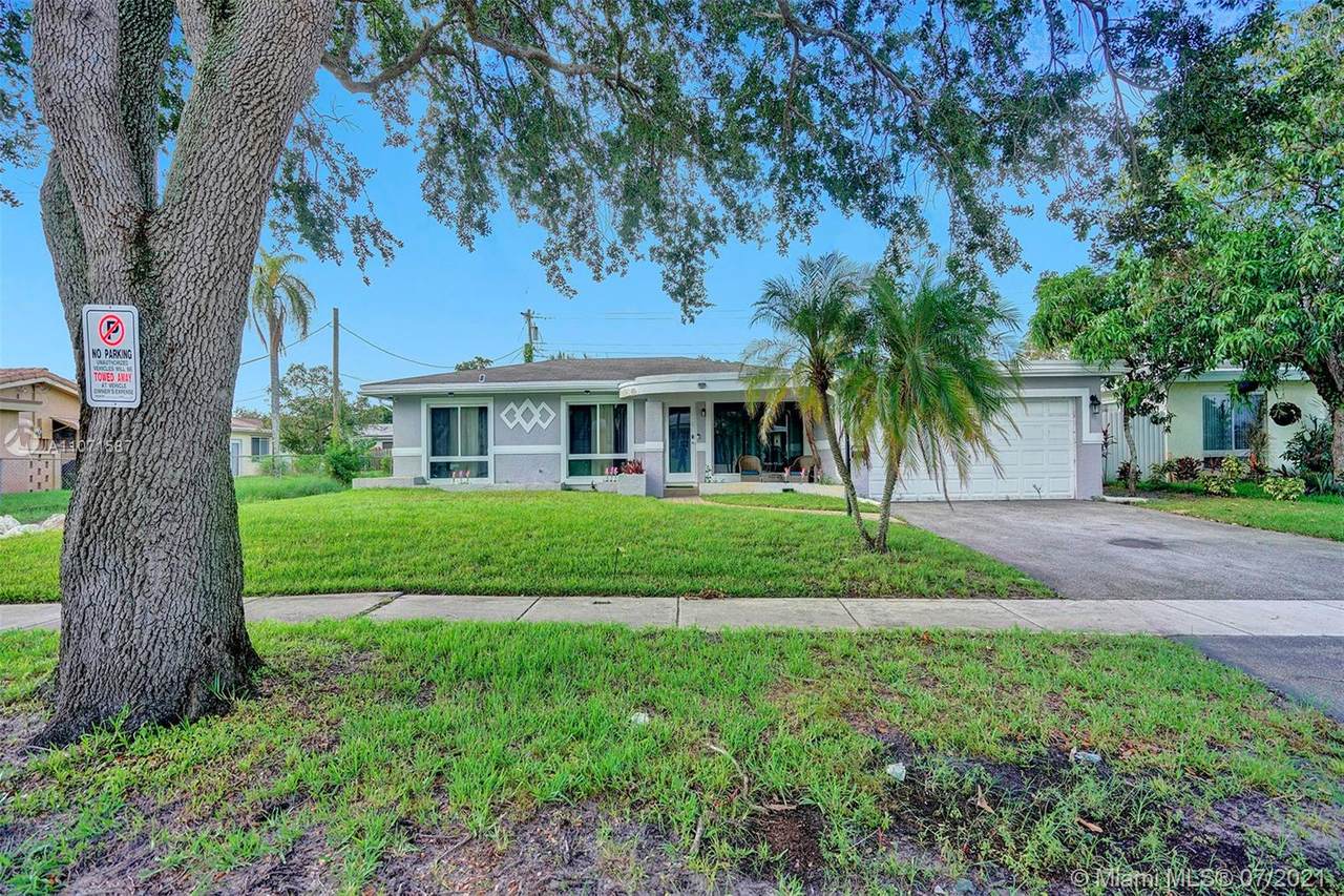 1093 Long Island Ave - Photo 1