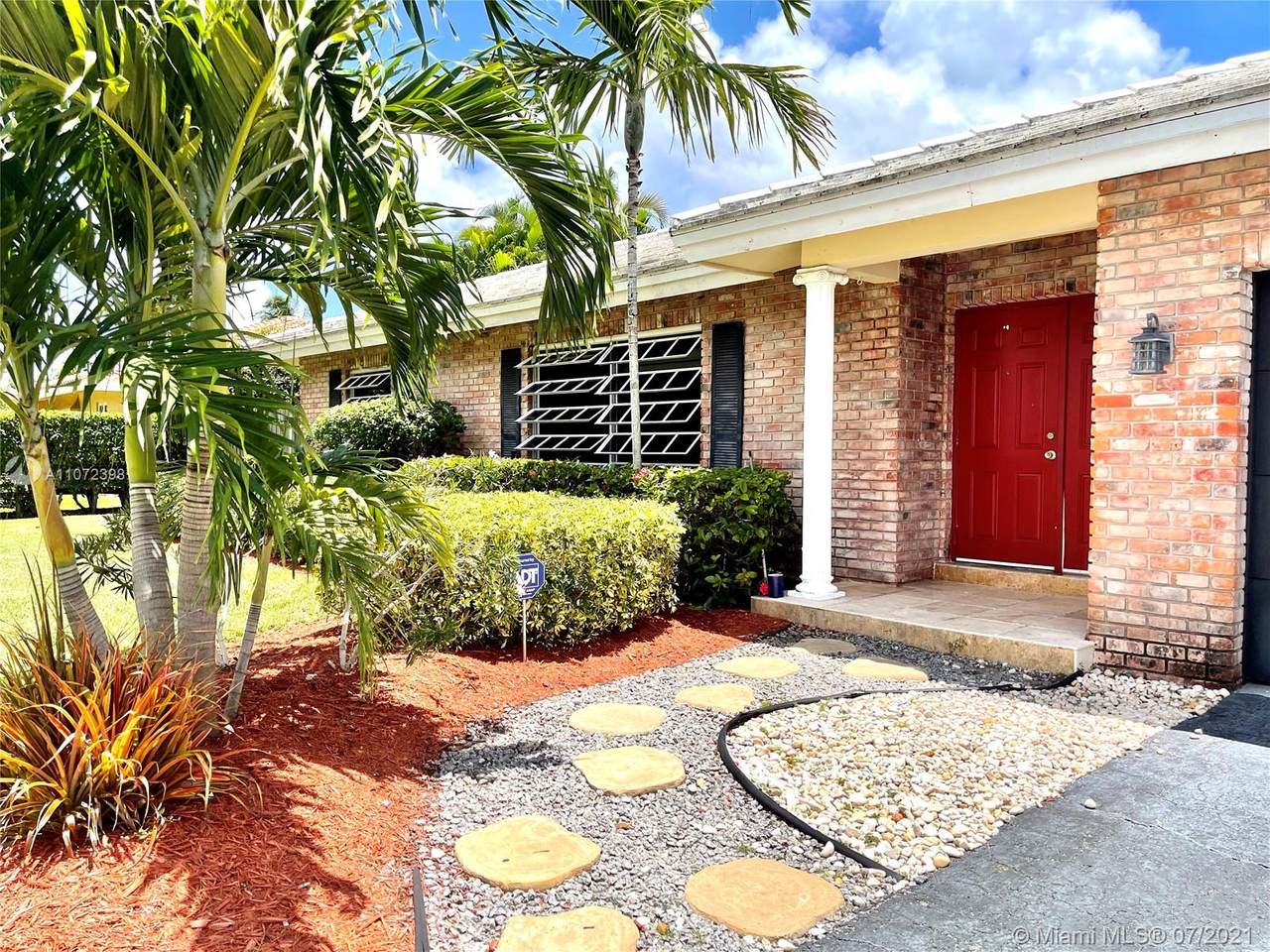 4300 Bayview Dr - Photo 1