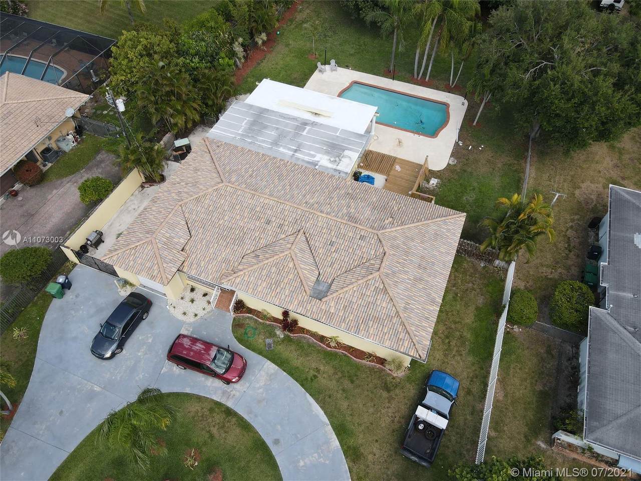 7825 72nd Ave - Photo 1