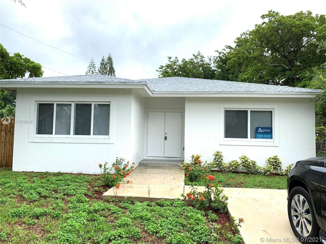 249 8th Ave - Photo 1