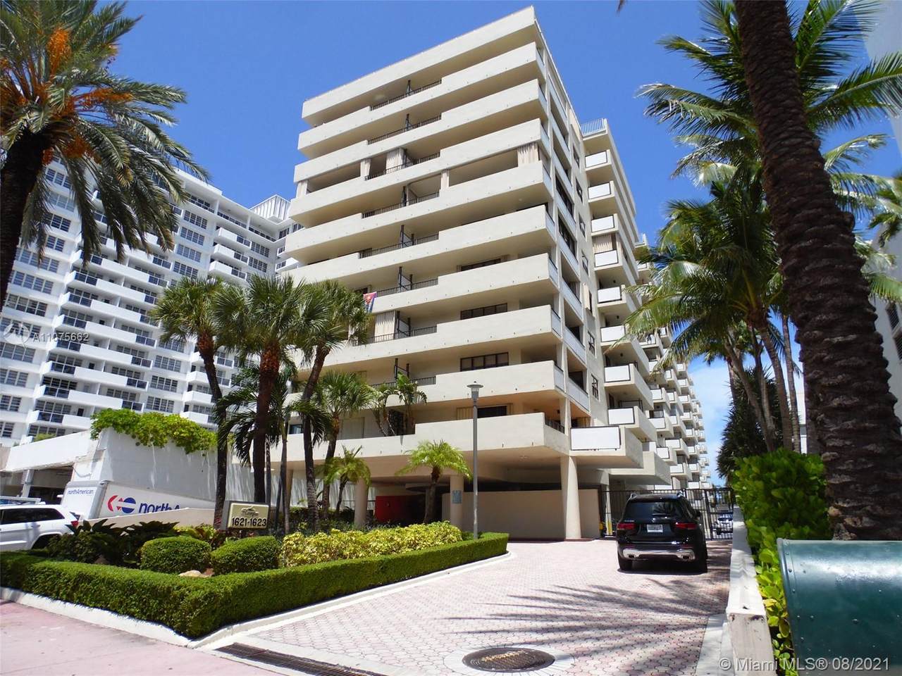 1623 Collins Ave - Photo 1