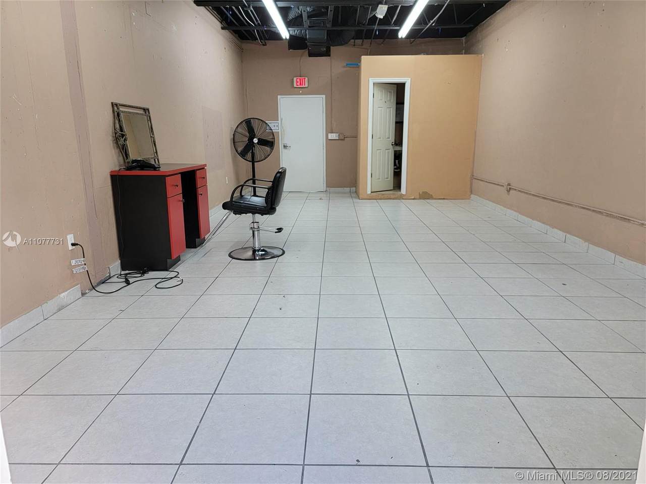 1411 49 St - Photo 1