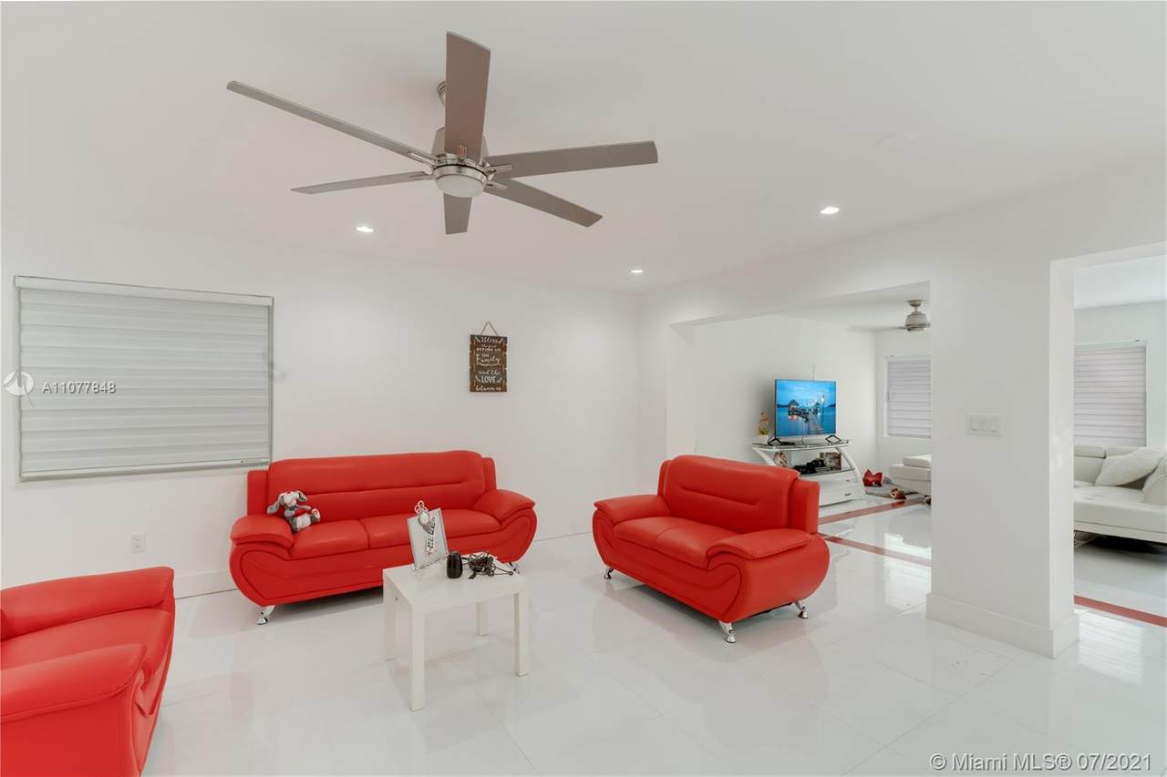 131 154th St - Photo 1