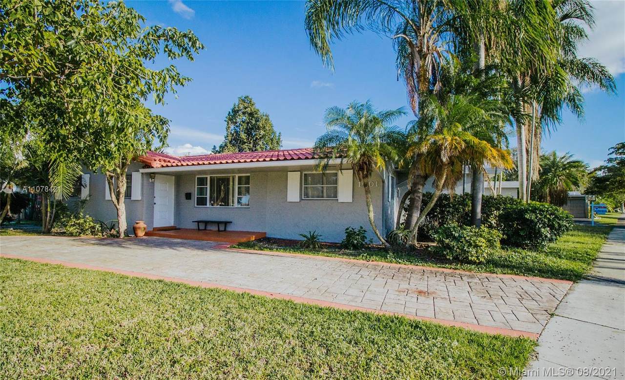 1001 46th Ave - Photo 1