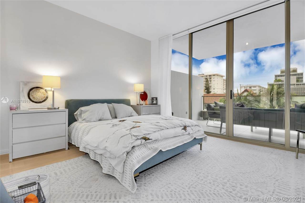 300 Collins Ave - Photo 1