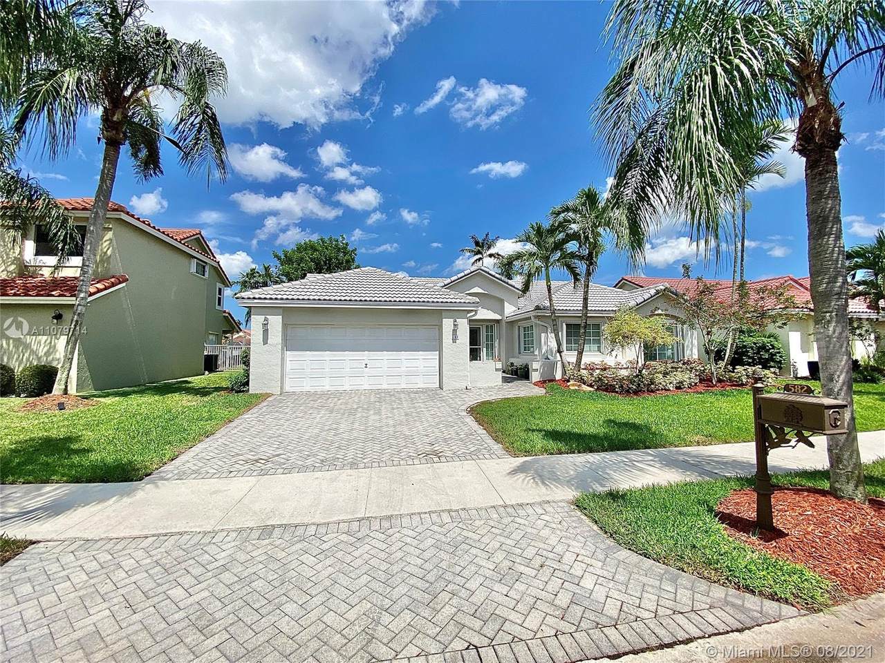 582 Spinnaker - Photo 1