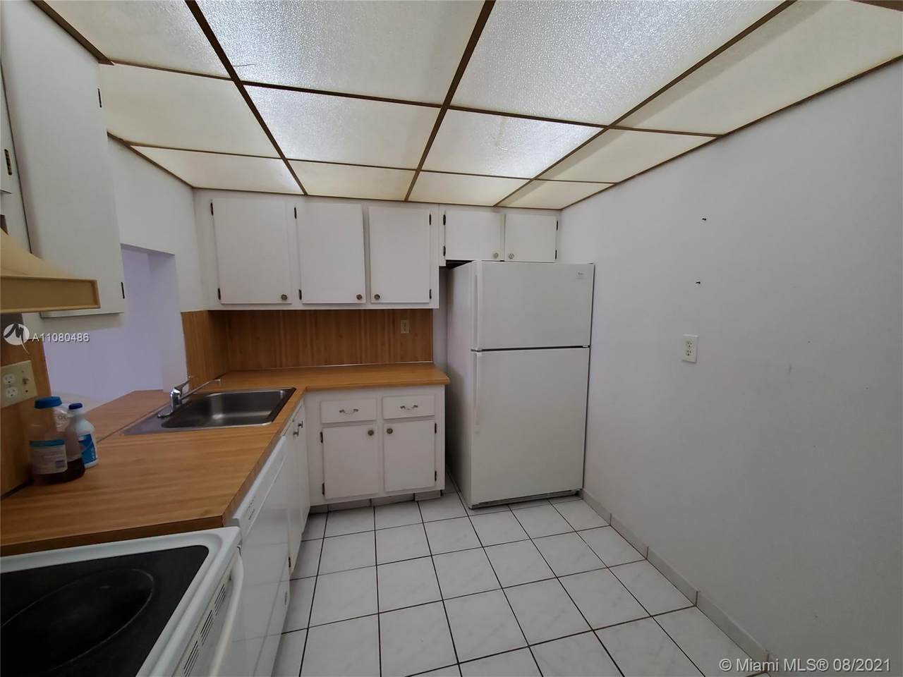 16751 9th Ave - Photo 1
