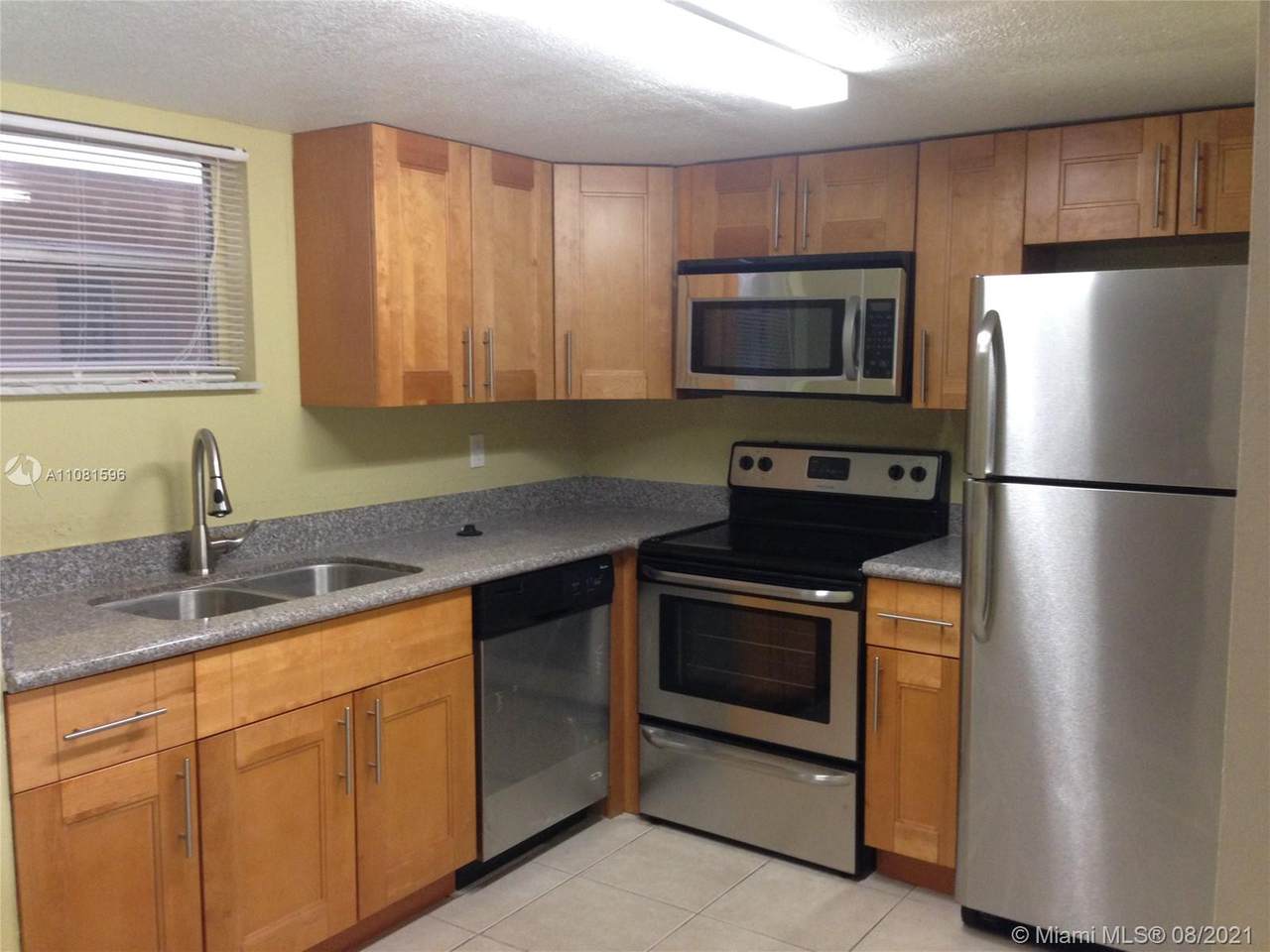 4215 University Dr - Photo 1