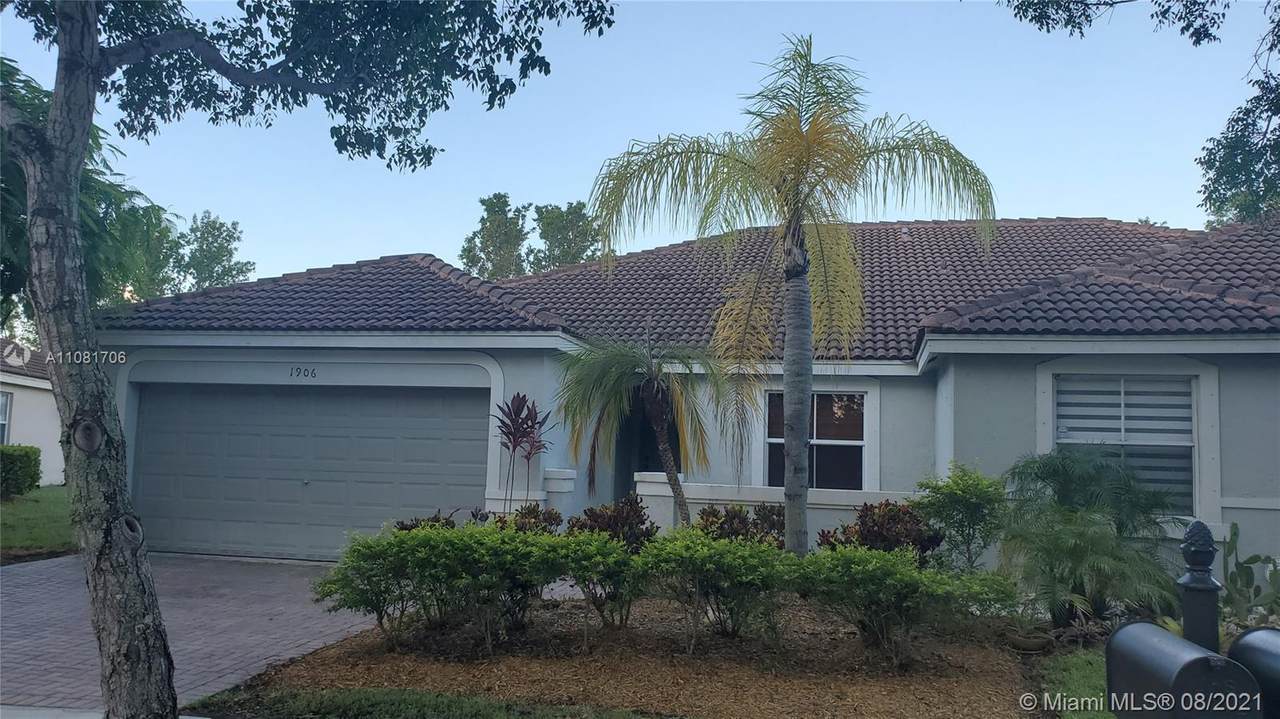 1906 Andromeda Ln - Photo 1