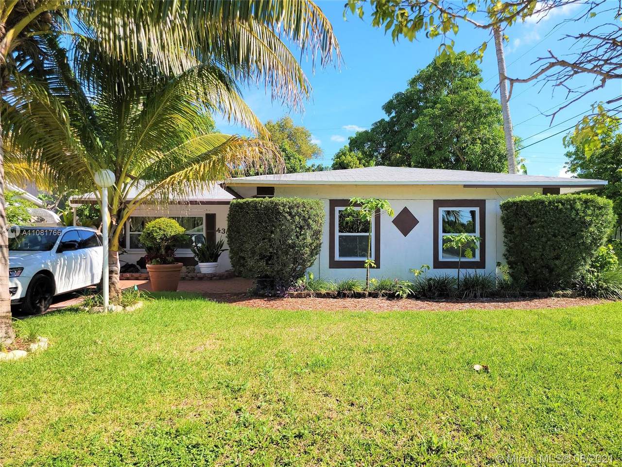 4360 32nd Ct - Photo 1
