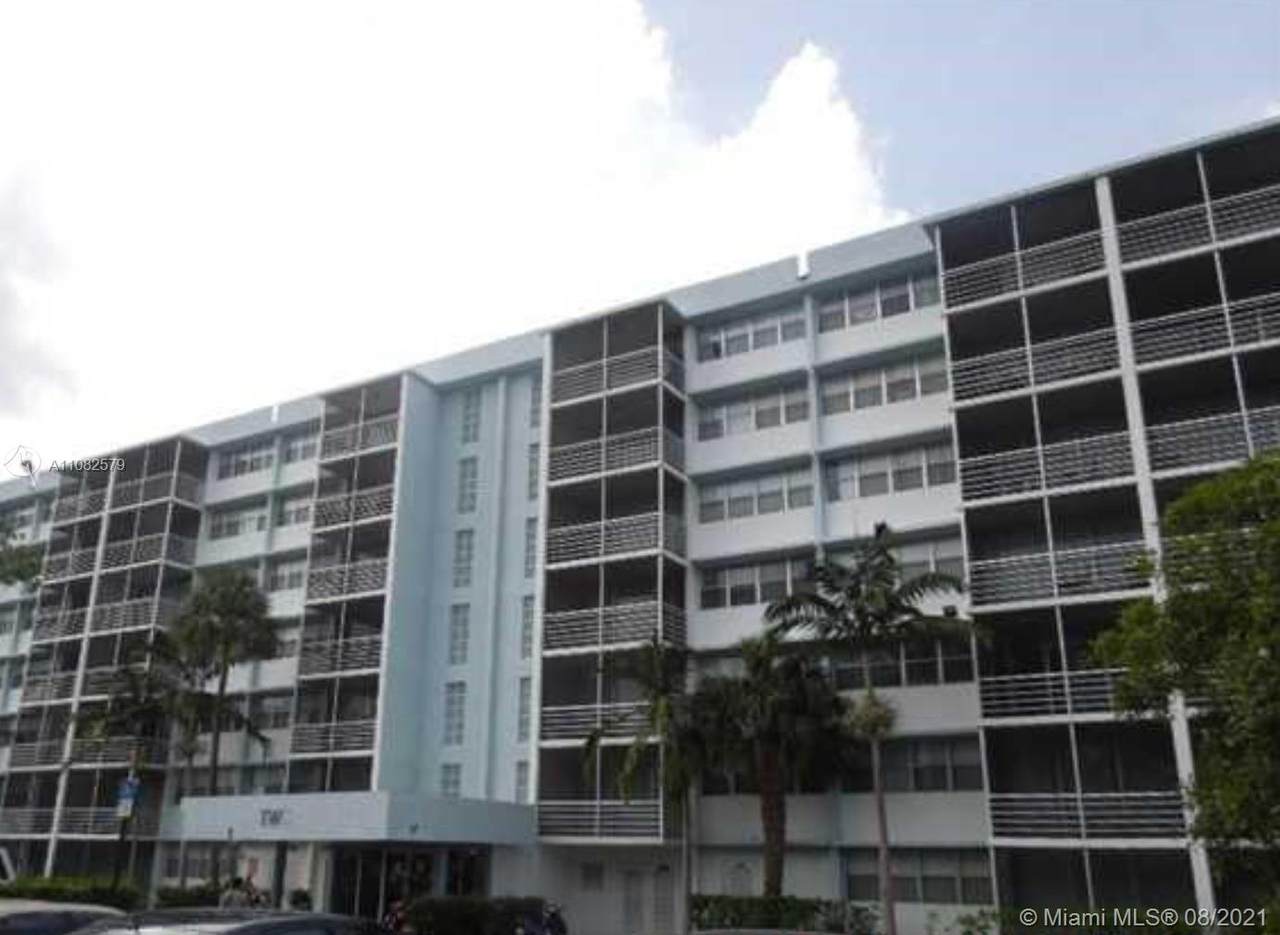 700 214 St - Photo 1