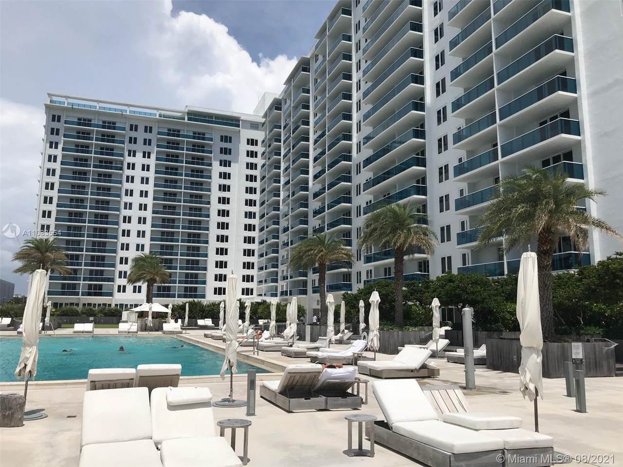 2301 Collins Ave - Photo 1