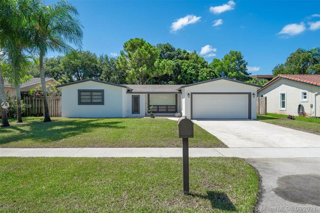 10436 2nd Ct - Photo 1