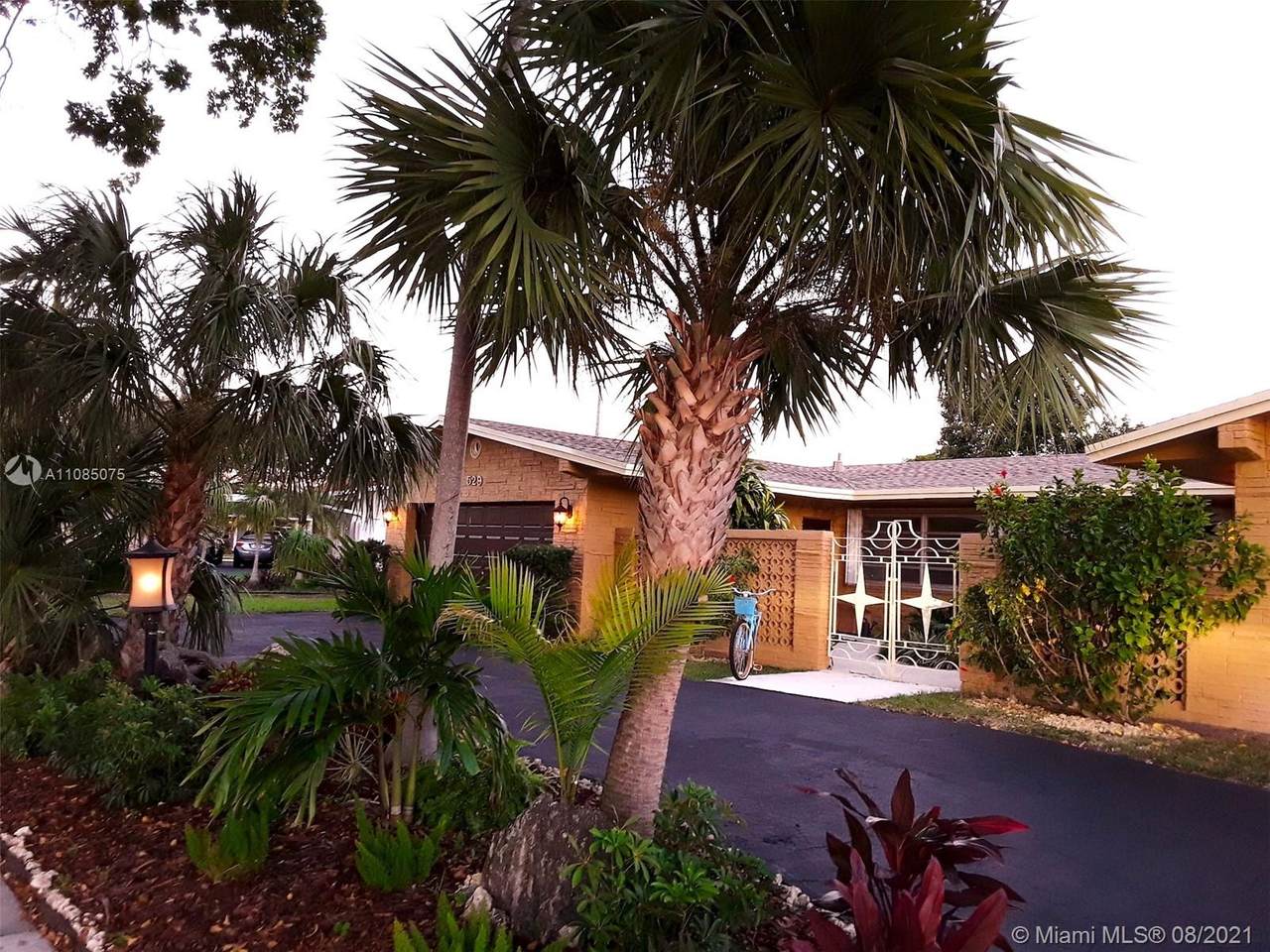 529 Crescent Dr - Photo 1